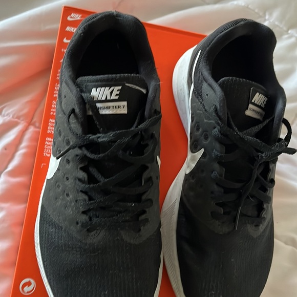 Womans Nike Sneakers - Picture 3 of 4